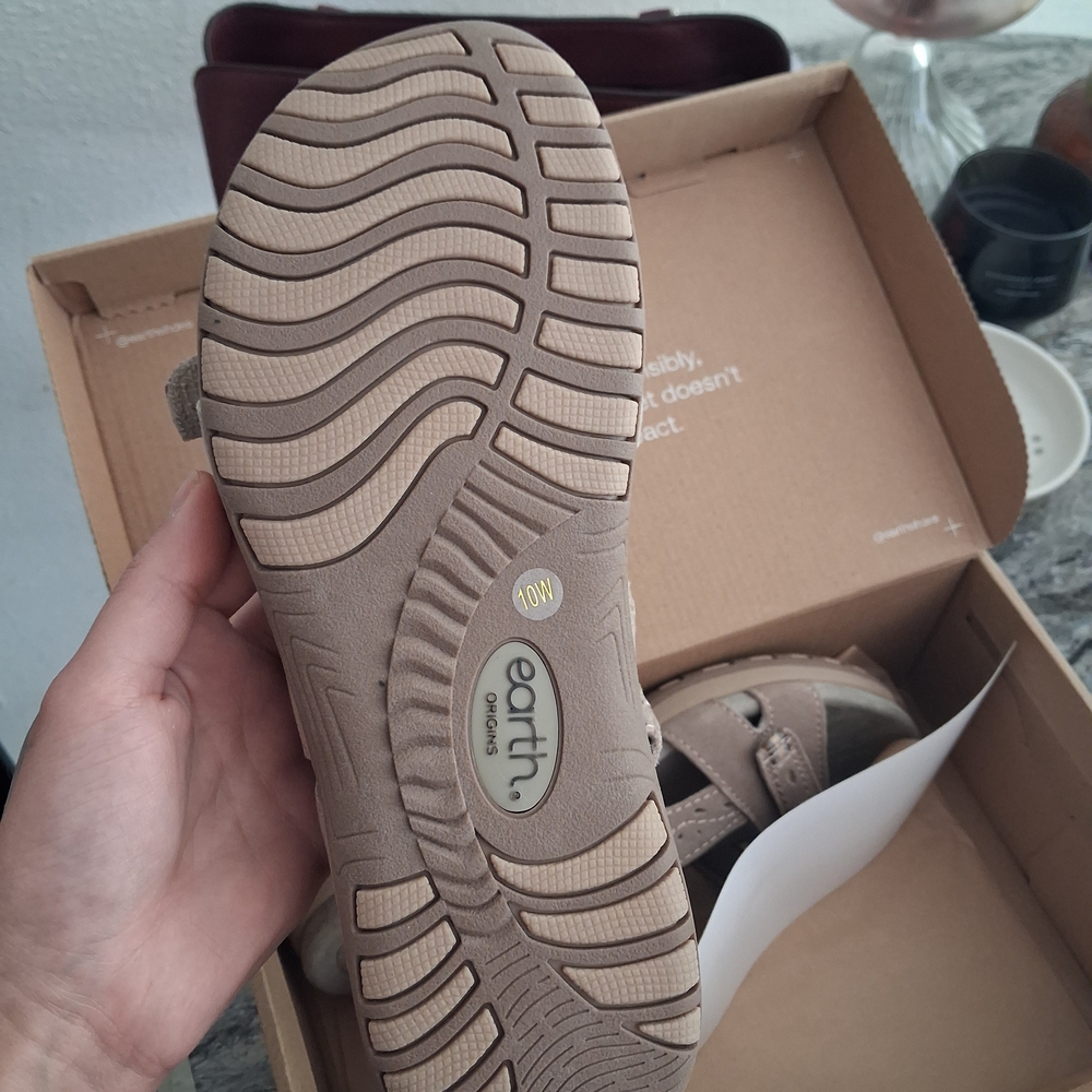 Earth Origins Light Brown Sophie Sandals - Picture 4 of 5